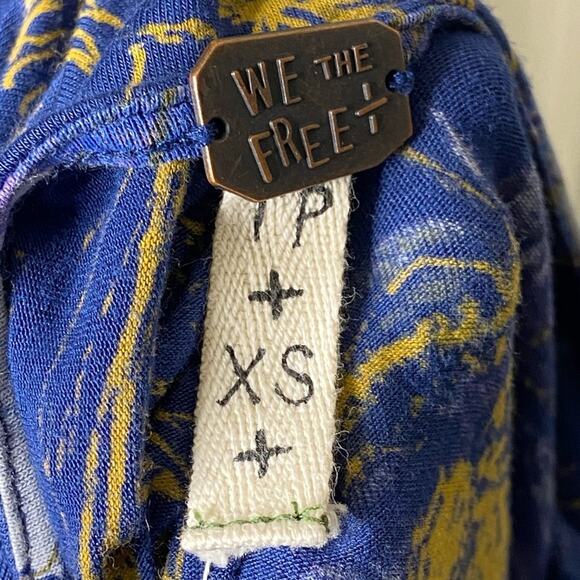 Free People Printed Birds Of Paradise Off The Shoulder Bell Sleeve Top Navy XS - Picture 11 of 12